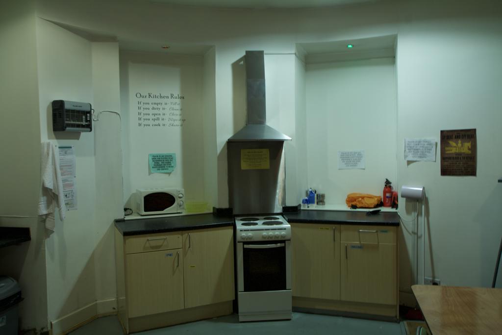 City Stay Hostel เอดินบะระ ภายนอก รูปภาพ